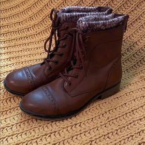 NEW! Brown combat boots